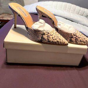 STEVE MADDEN SNAKE SKIN HEELS